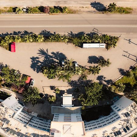 Hotel Sissy Kamena Vourla Bagian luar foto