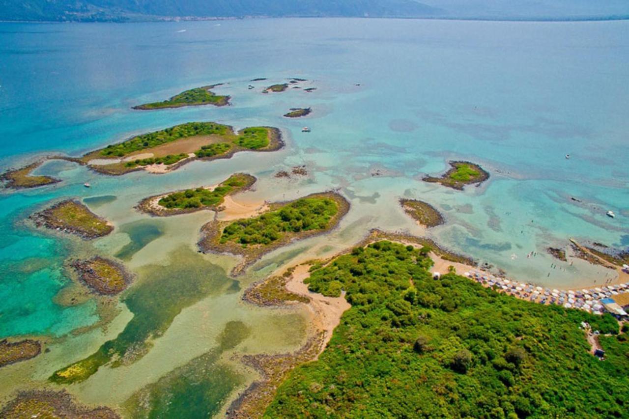 Hotel Sissy Kamena Vourla Bagian luar foto