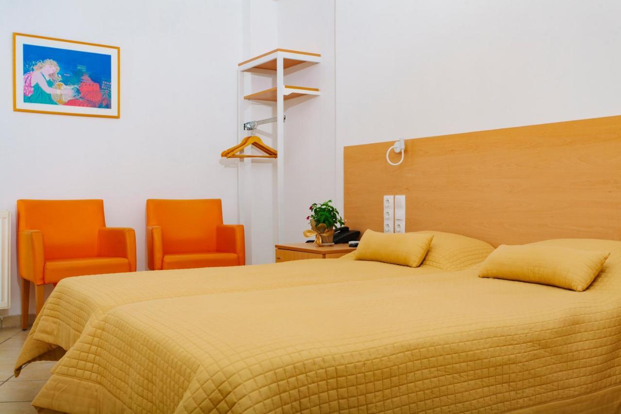 Hotel Sissy Kamena Vourla Bagian luar foto