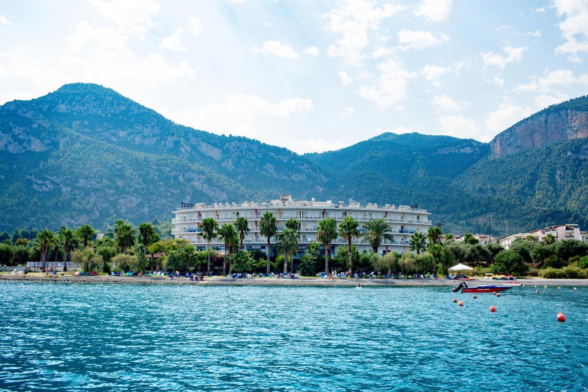 Hotel Sissy Kamena Vourla Bagian luar foto