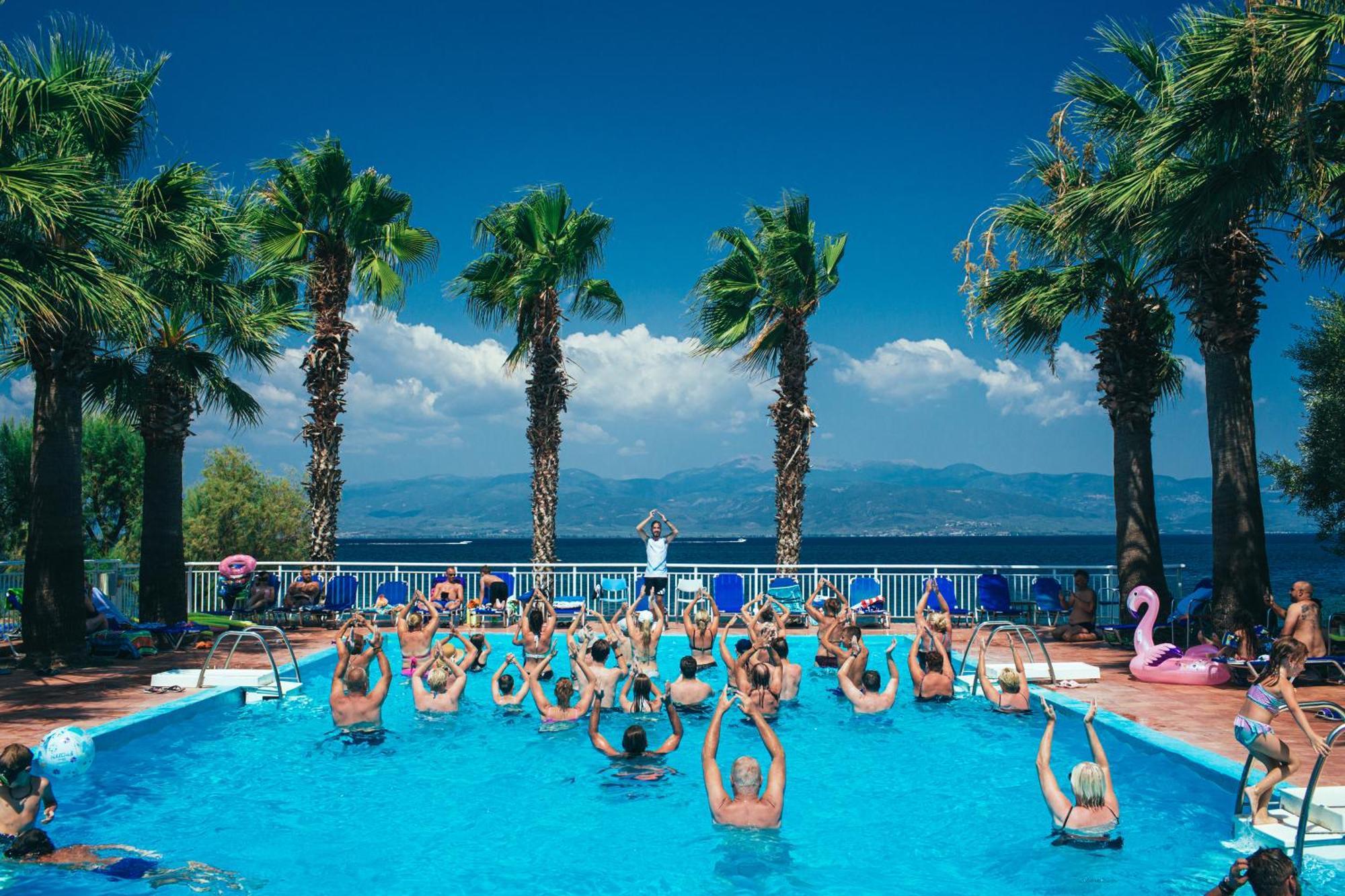 Hotel Sissy Kamena Vourla Bagian luar foto