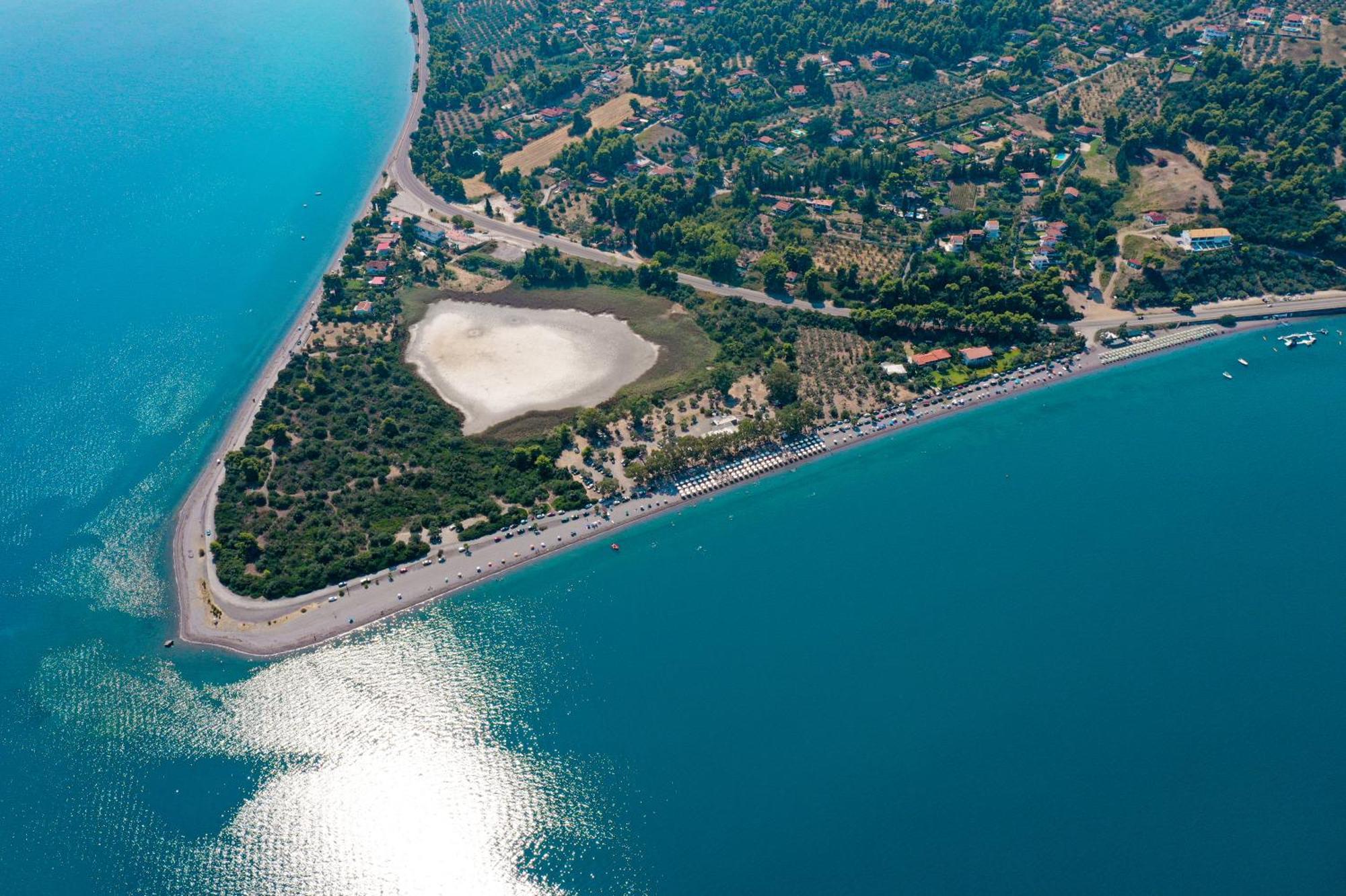 Hotel Sissy Kamena Vourla Bagian luar foto