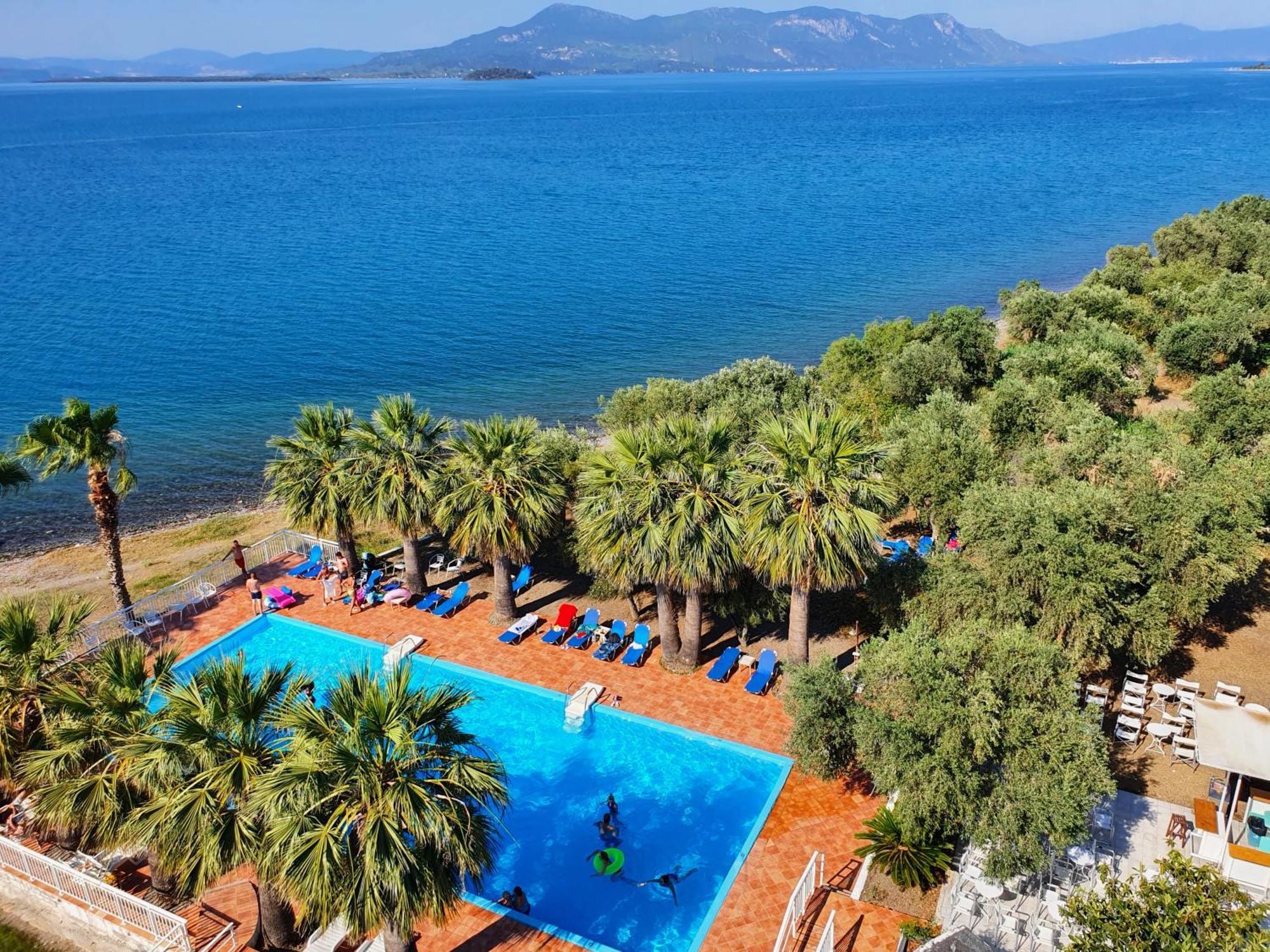 Hotel Sissy Kamena Vourla Bagian luar foto
