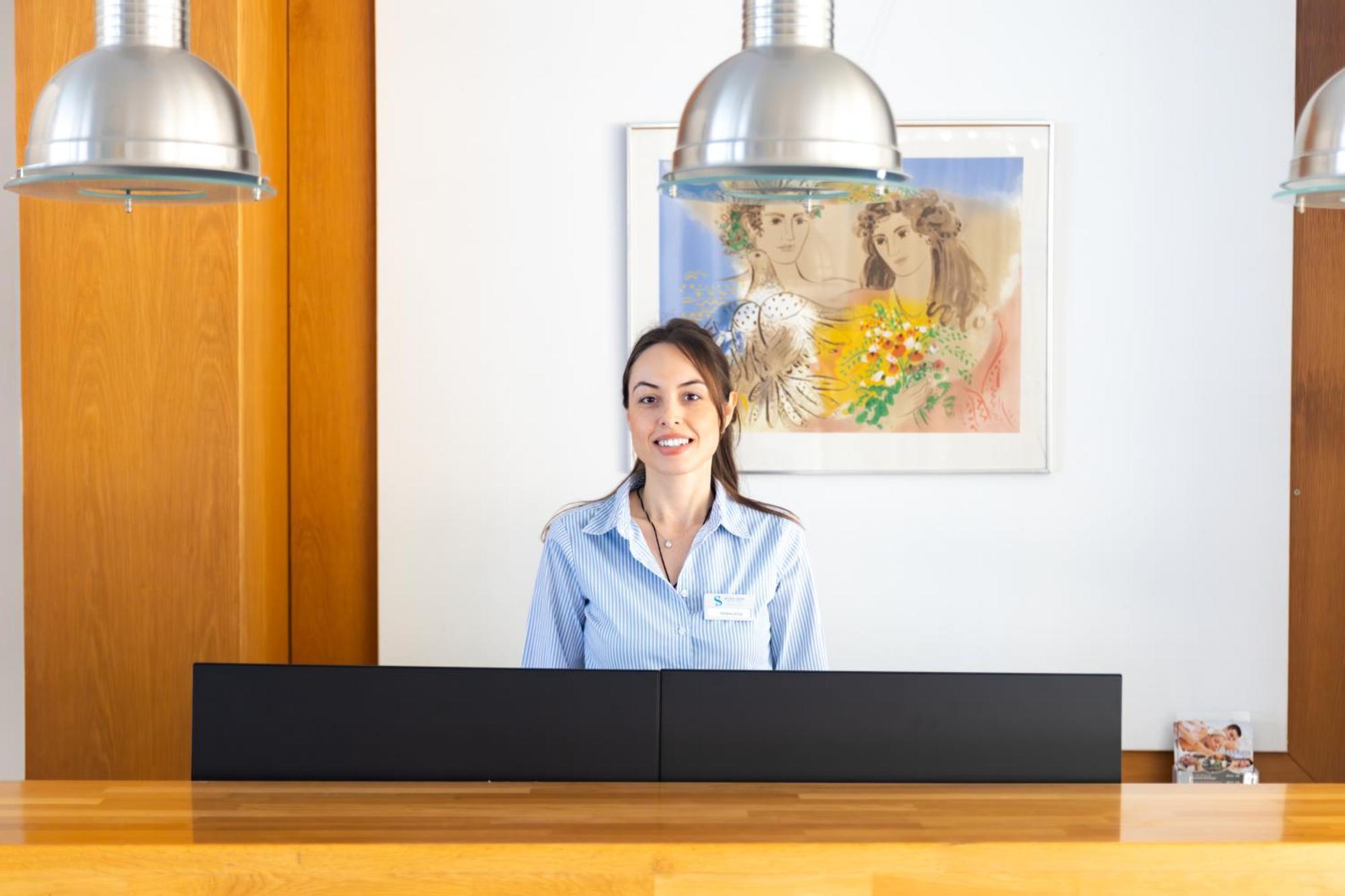 Hotel Sissy Kamena Vourla Bagian luar foto