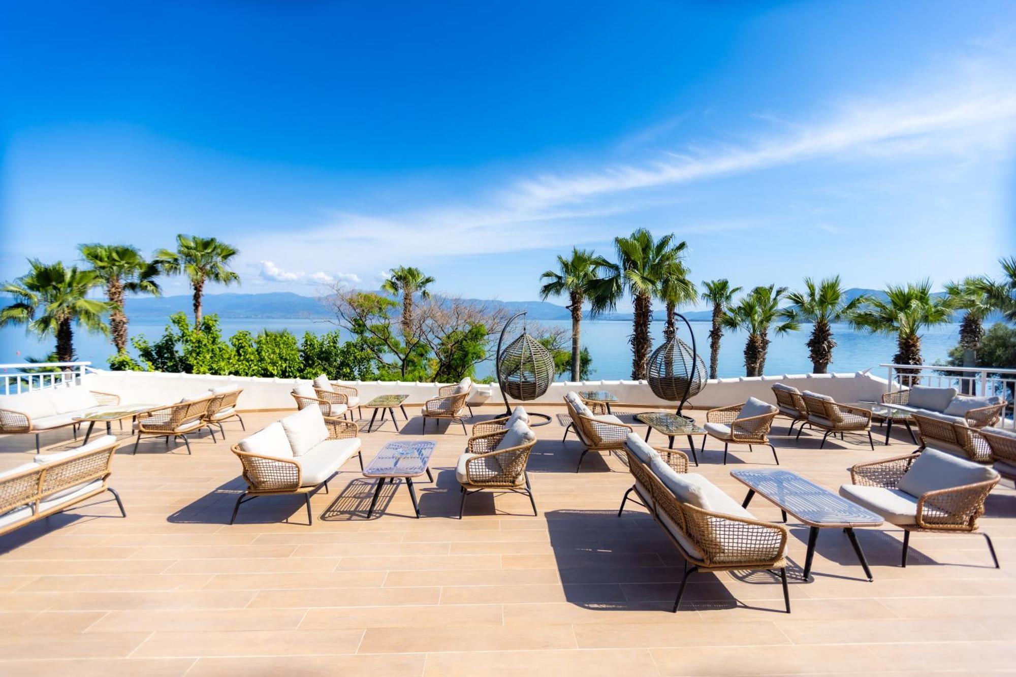 Hotel Sissy Kamena Vourla Bagian luar foto